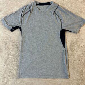 Rhone‎ Reign Tee T-Shirt Performance Nylon Polyester Stretch Grey Mens Small